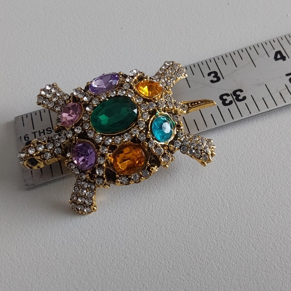 Elegant Gold Tone Turtle Brooch with Multicolor Gems - Picture 5 of 5